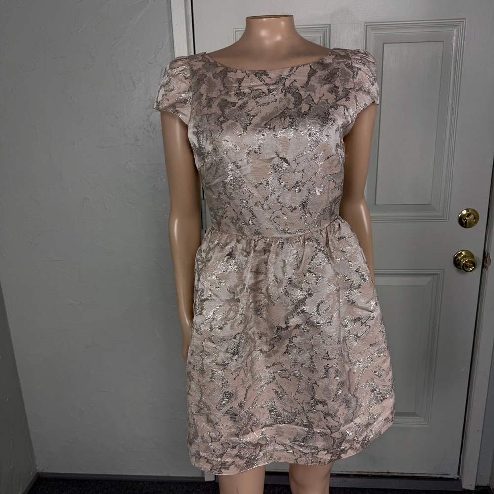 Alice + Olivia Nelly Party Dress XS Metallic Formal Open Back Champaigne R3-3